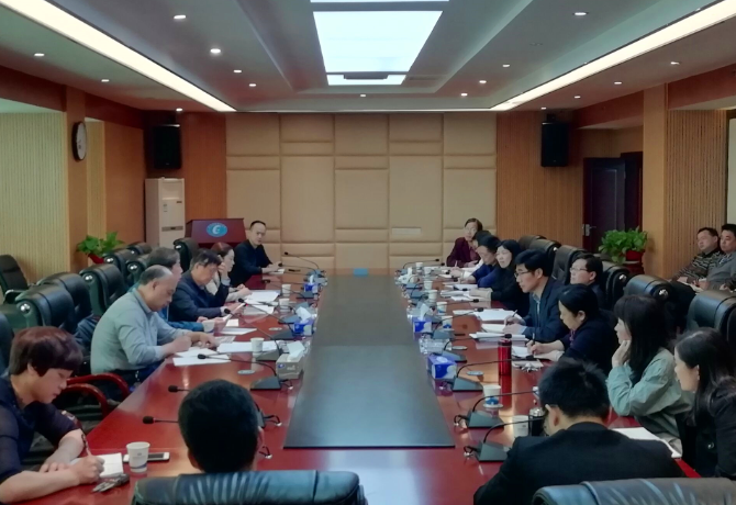 1557890475202033097.png 会议现场.png